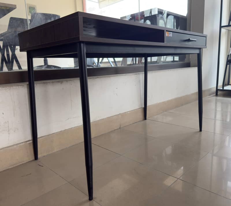 Computer Table 4