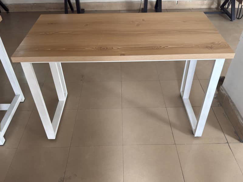 Computer Table 16