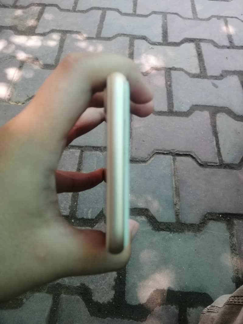 IPhone 7 4