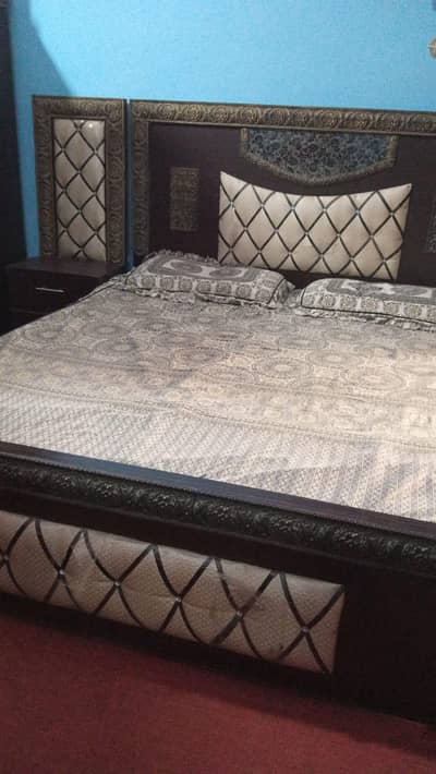Bed + 2 side table + dressing