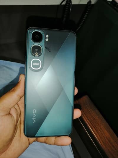 Vivo Y21d full laminated back and front. Condition 10/10 6month waranty