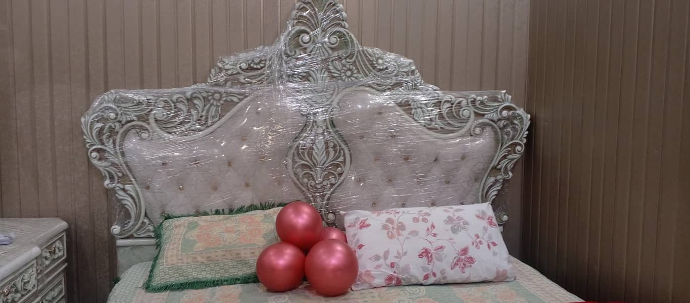 Queen bed set 6