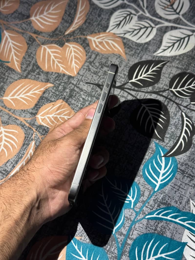 Iphone 15 pro max 6