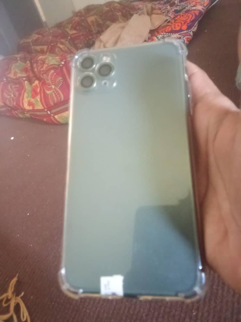 iphone 11 pro max 4