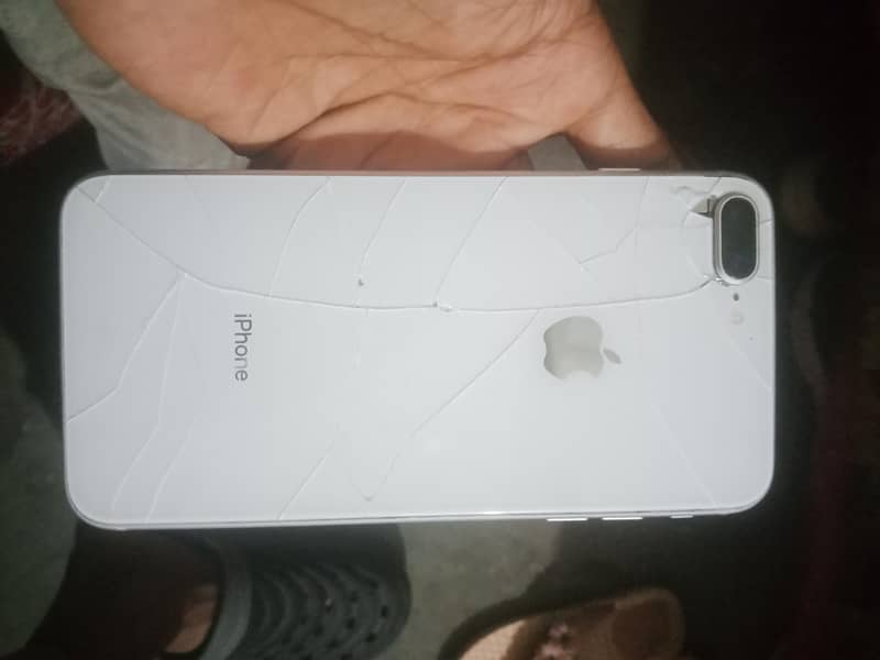 iPhone 8 Plus 1