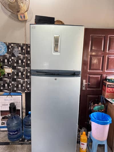 Large defrost used fridge for sale. Imported.