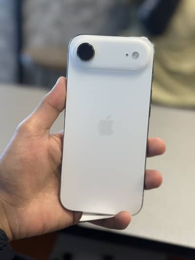 IPHONE 17 AIR- 256Gb Storage - SIMLOCKED - JV