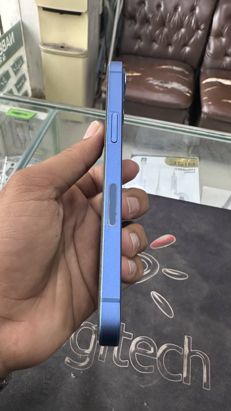 IPHONE 13 3