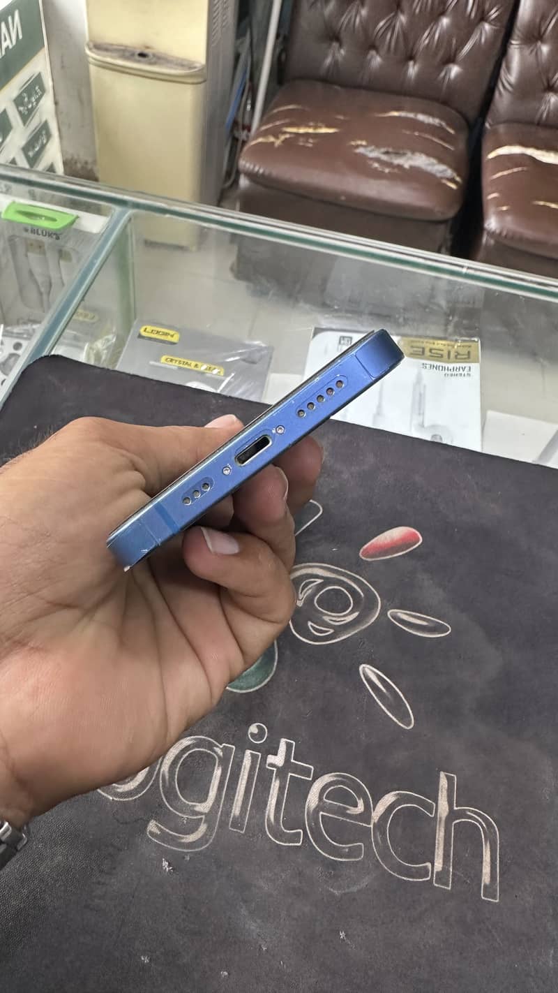 IPHONE 13 5