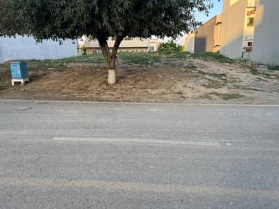 14 Marla plot for sale in B Block Multi Garden B-17 investor rate