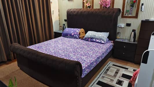 Double king size bed without mattress for sale