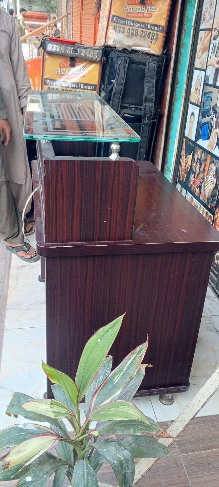 reception counter 1