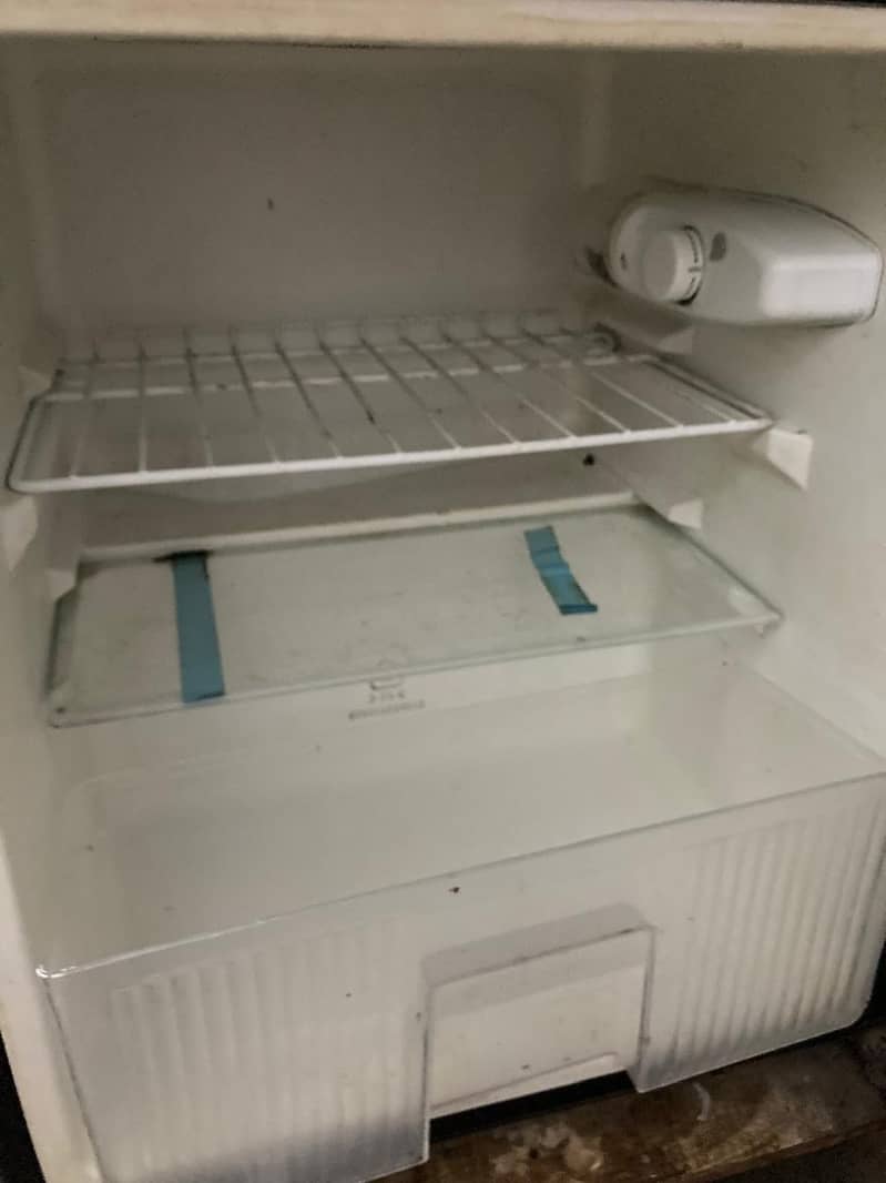 Orient Fridge 3