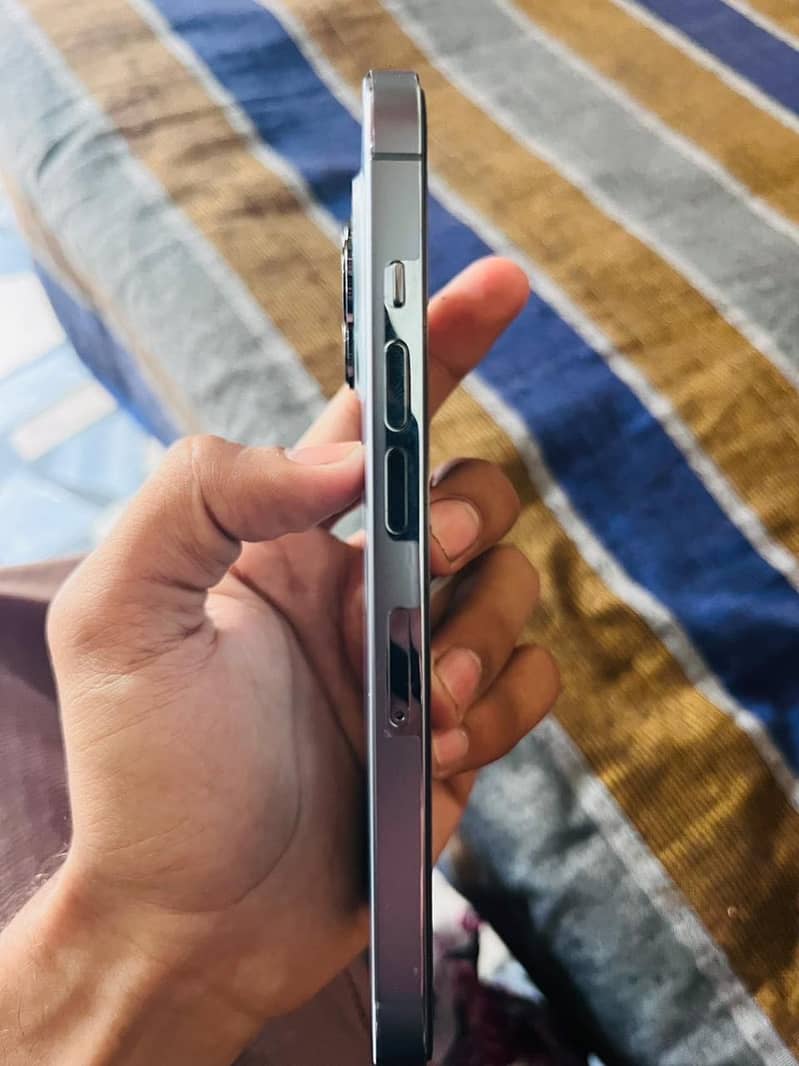 IPhone 13 Pro jv 2