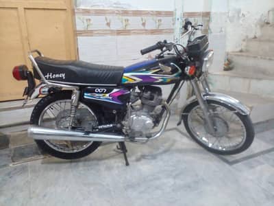 Honda 125 in good  condition without  biometric