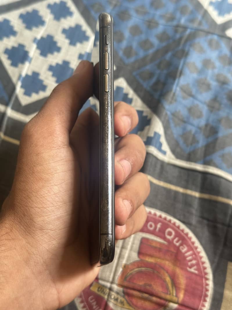 Iphone xs 4