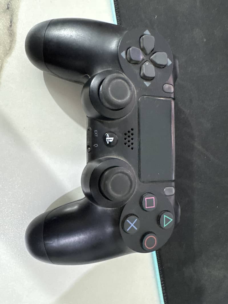 Ps 4 Black controller 0