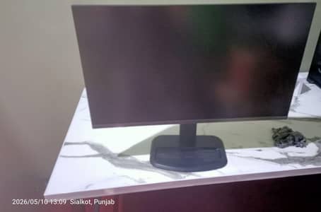 32” 4K UHD Monitor with HDR10