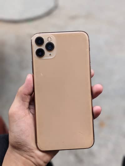 iPhone 11pro max 256gbPTA minor side screen crack condition10by8