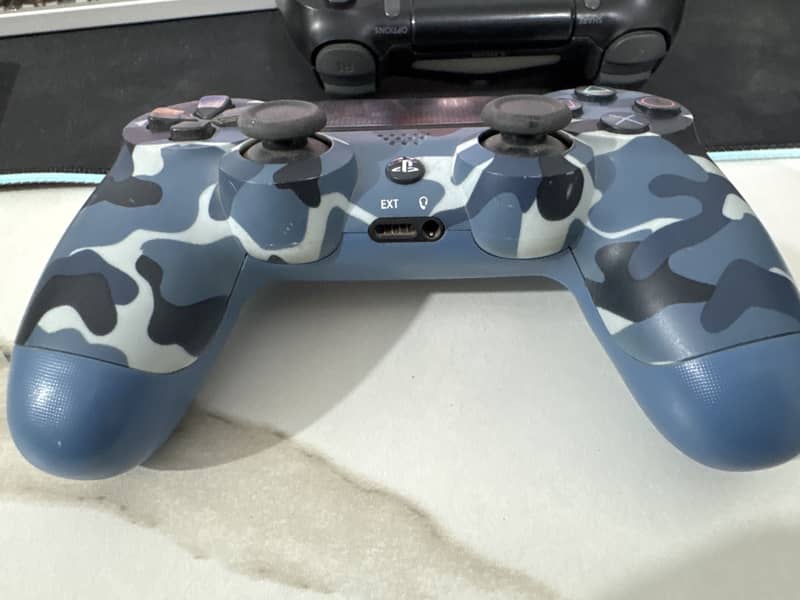 PS 4 Wireless/wired Controller 1