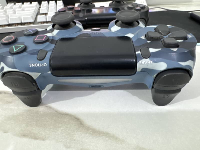 PS 4 Wireless/wired Controller 2