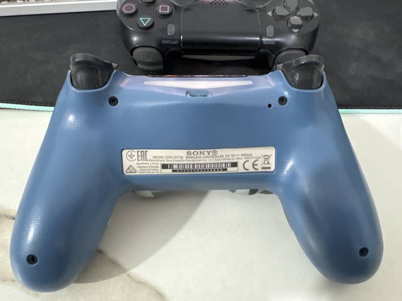 PS 4 Wireless/wired Controller 3