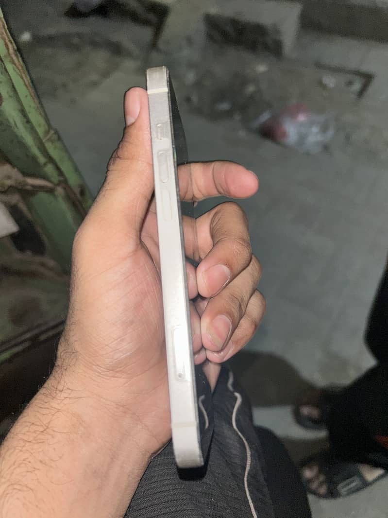 iPhone 13 1