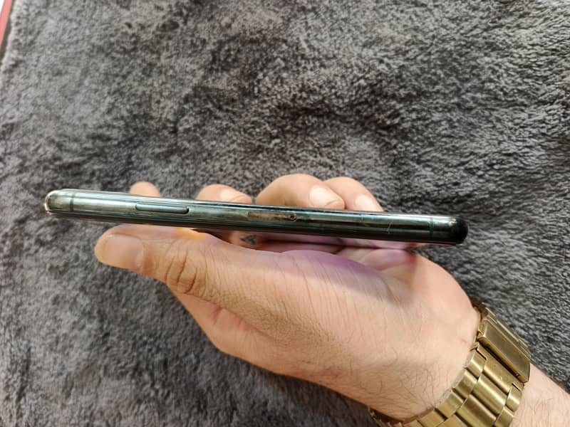 iphone 11 pro 2