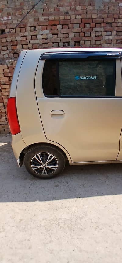 I want to sell my WagonR VXL 2017