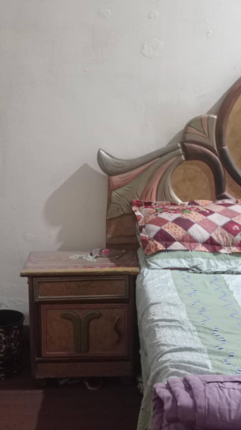 Bed and Dressing Table 3