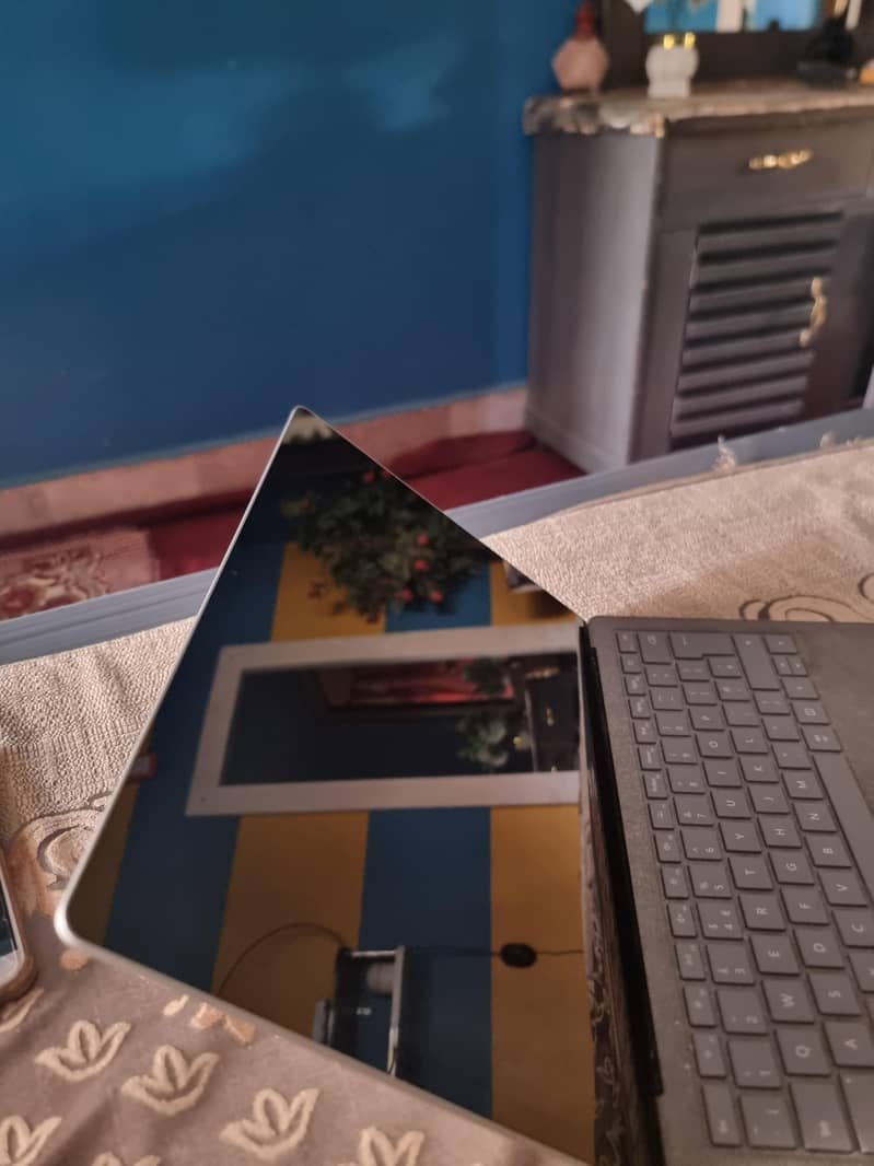 Microsoft Surface book 2 3