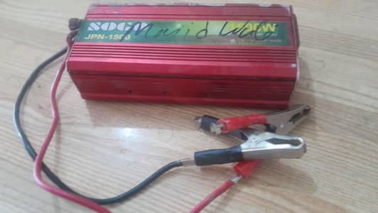 1500Watts DC to AC converter inverter.