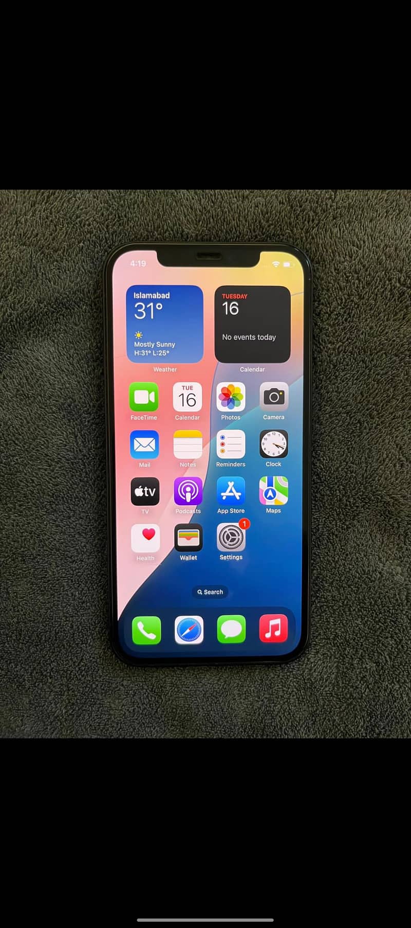 iPhone 12 9/10 2