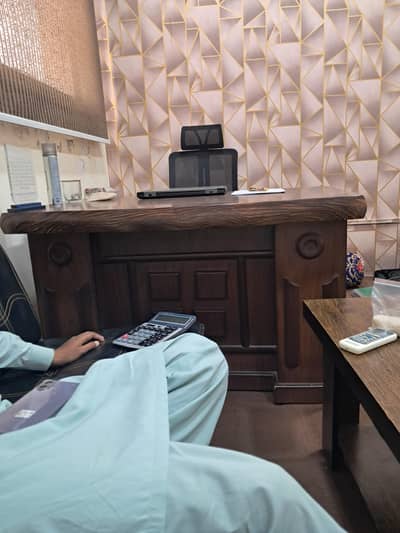 table aur office