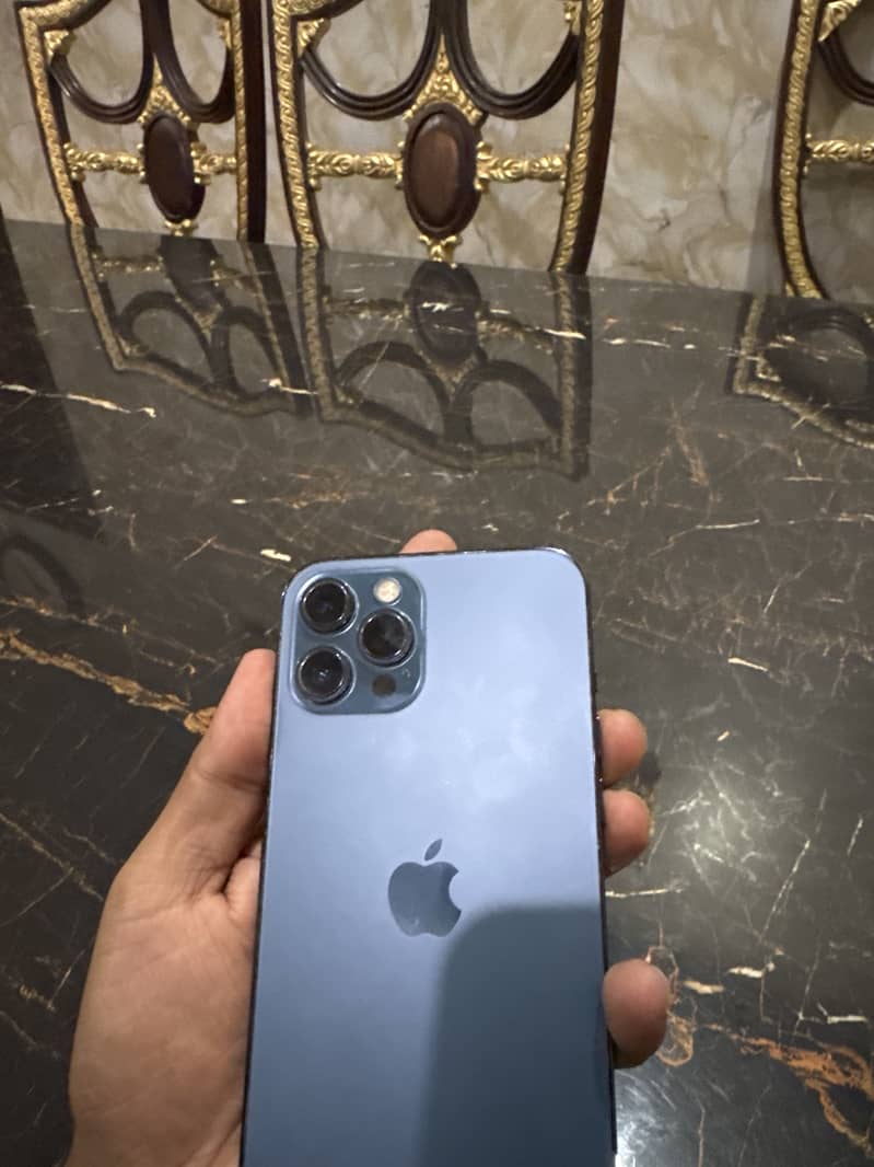iPhone 12 Pro Max 4