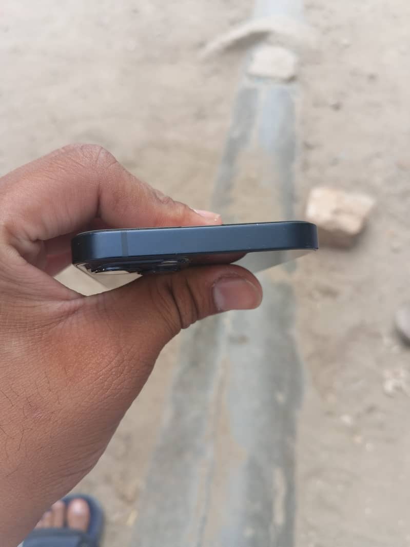 iPhone 13 2