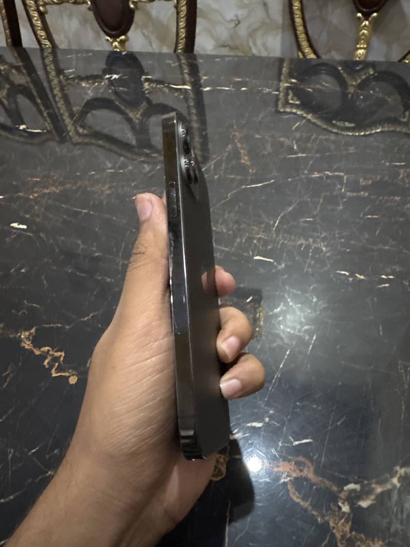 iPhone 12 Pro Max 1