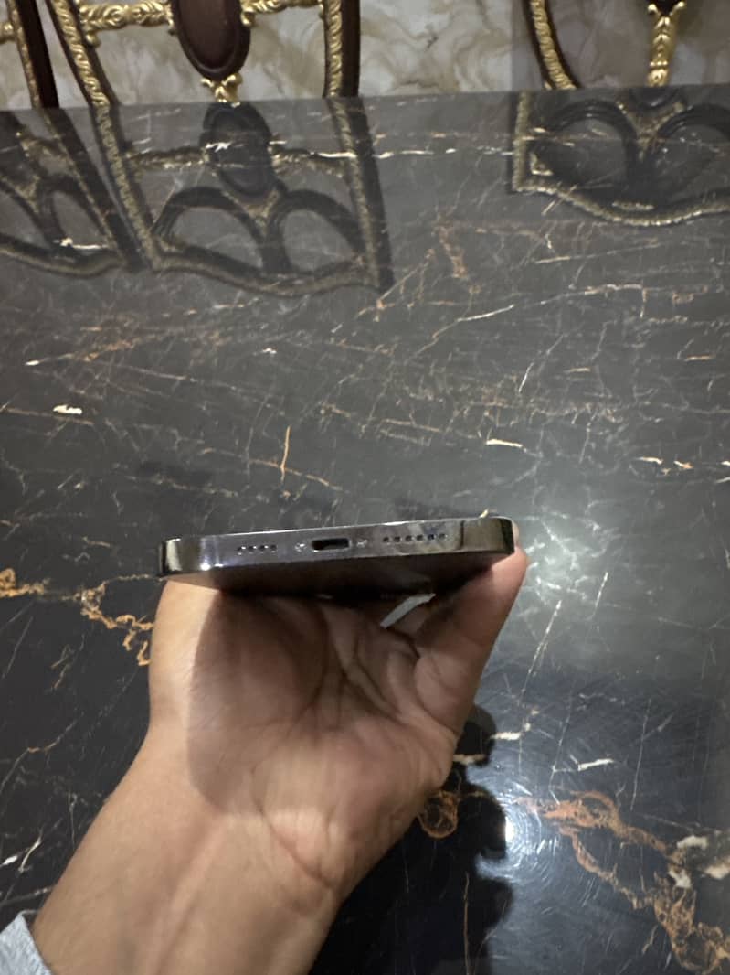 iPhone 12 Pro Max 3