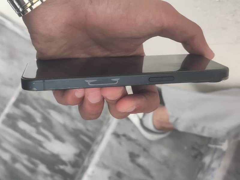 IPHONE 13 4