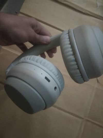 Headphone with  nosic reduction features