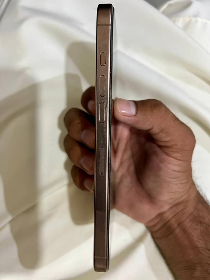 iphone 16 pro max 2
