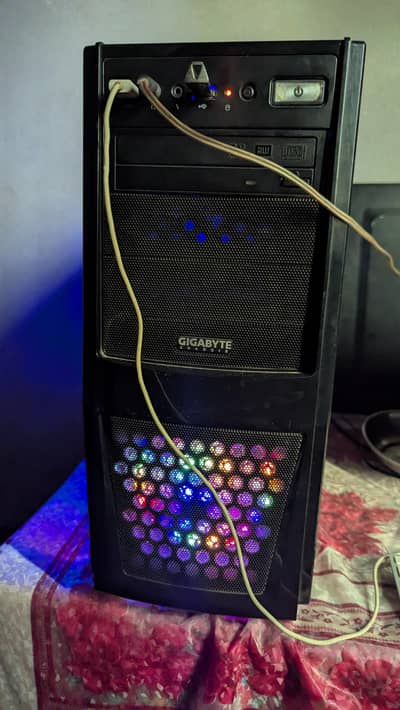 Gigabyte Gaming PC 8/128