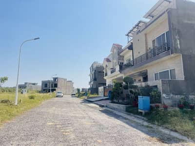 Ready for Construction! 1 Kanal Heighted Location Plot in Block A, Gulberg Residencia Developed & Possession