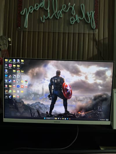 Samsung 24" 2K Monitor – USB-C & HDMI