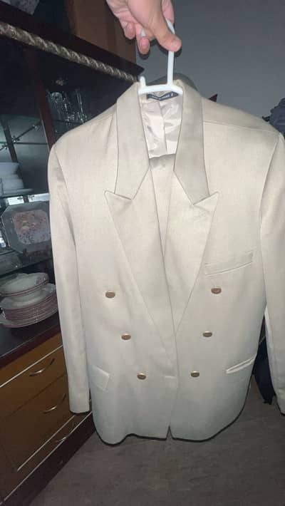 Suit for men in beige colour