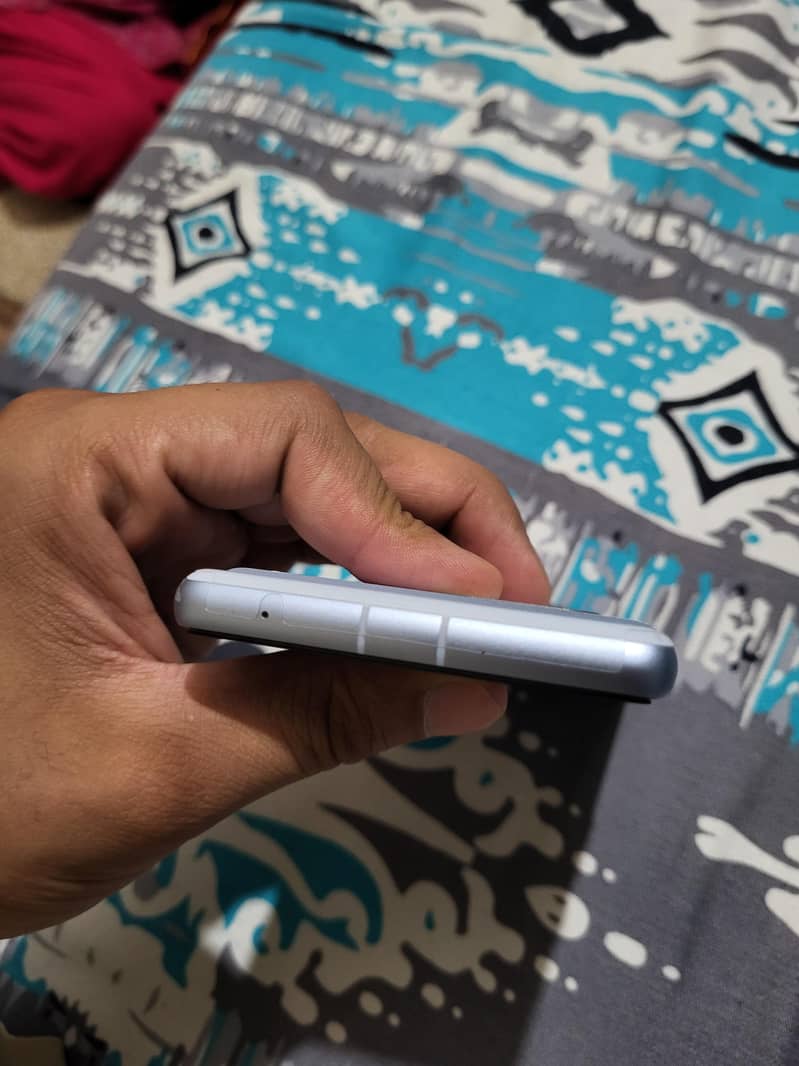 google pixel 7a 5