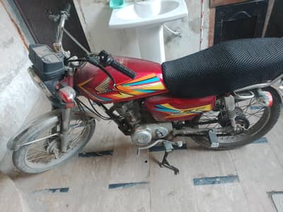Honda 125 selling what's app on my no. 0348/(-vh4290160