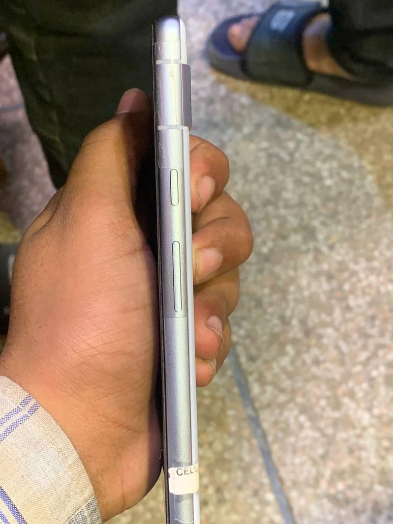 Google pixel 7a 4
