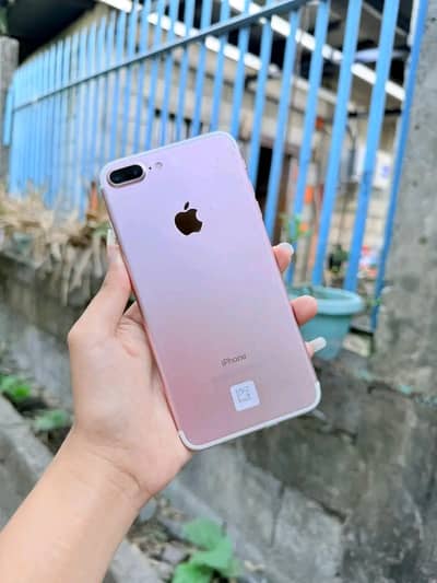 Iphone 7plus PTA approved 128gb My Whatsapp number 0348-55-58-176