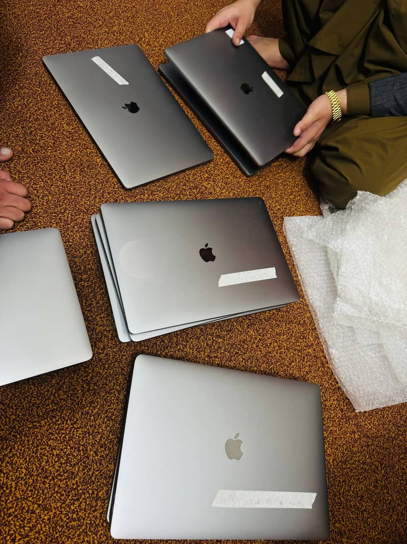 MacBook 2